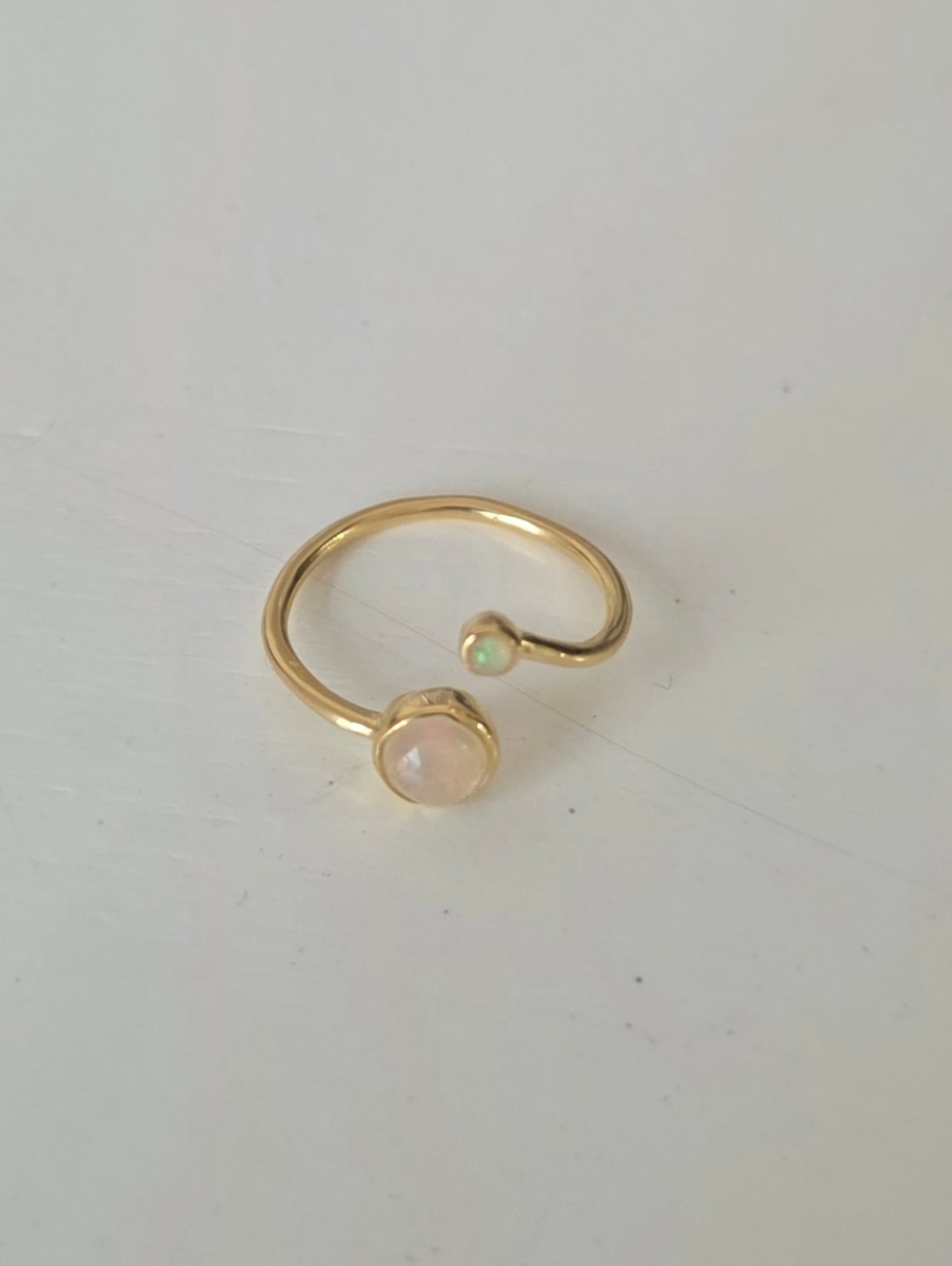 Gold Open Band Ring with Pink Opal and Green Accent. 925. 14kt Plated.